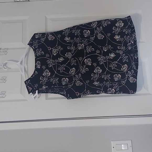 Maggie Barnes sleeveless blouse - Picture 4 of 7